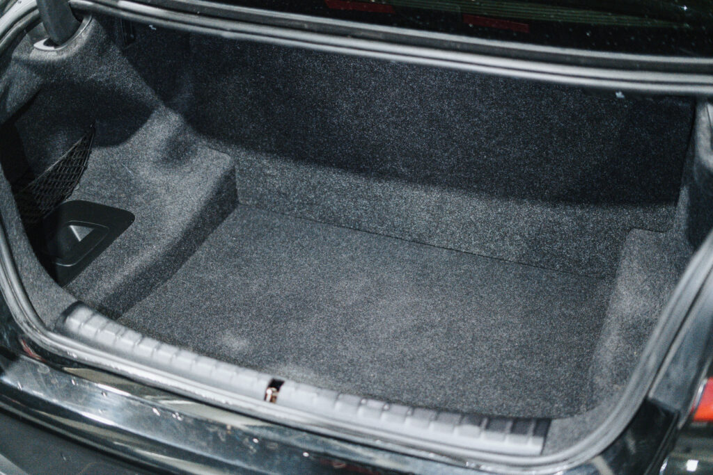 BMW G30 instalacja LPG – zbiornik gazu w bagażniku