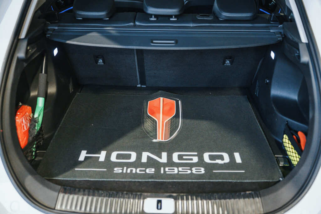 Hongqi HS5 LPG bagażnik przestrzeń użytkowa
