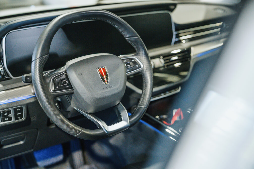 Hongqi HS5 LPG wnętrze komfort i technologia