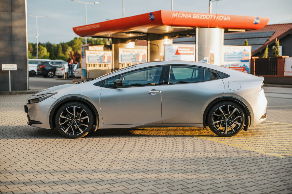 Toyota Prius PHEV LPG – hybryda plug-in i jeszcze niższe koszty jazdy