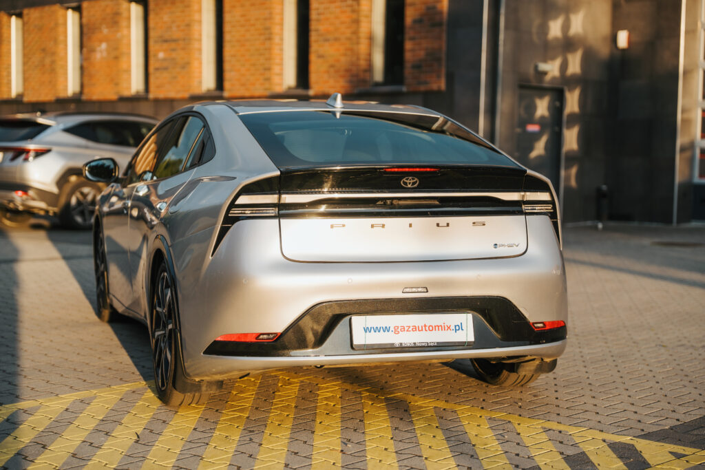 Toyota Prius PHEV LPG – hybryda plug-in i jeszcze niższe koszty jazdy